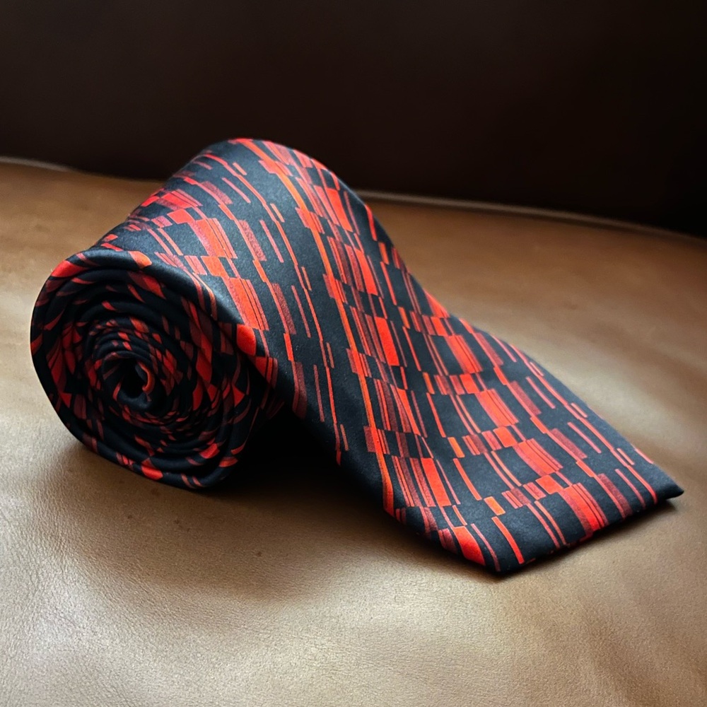 Vitaliano Red & Black Pleated Men’s Tie | 100% Silk | Made In Italy | EUC | (TC)
